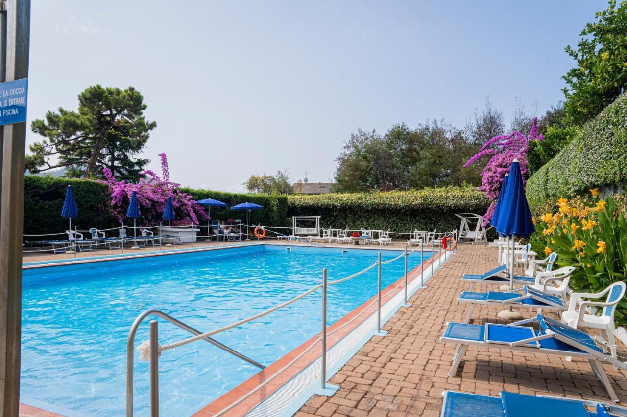 070 - Olanda Con Veranda Vista Mare A 5 Minuti Con Piscina Condominiale *