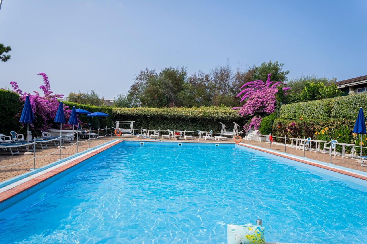 070 - Olanda Con Veranda Vista Mare A 5 Minuti Con Piscina Condominiale *